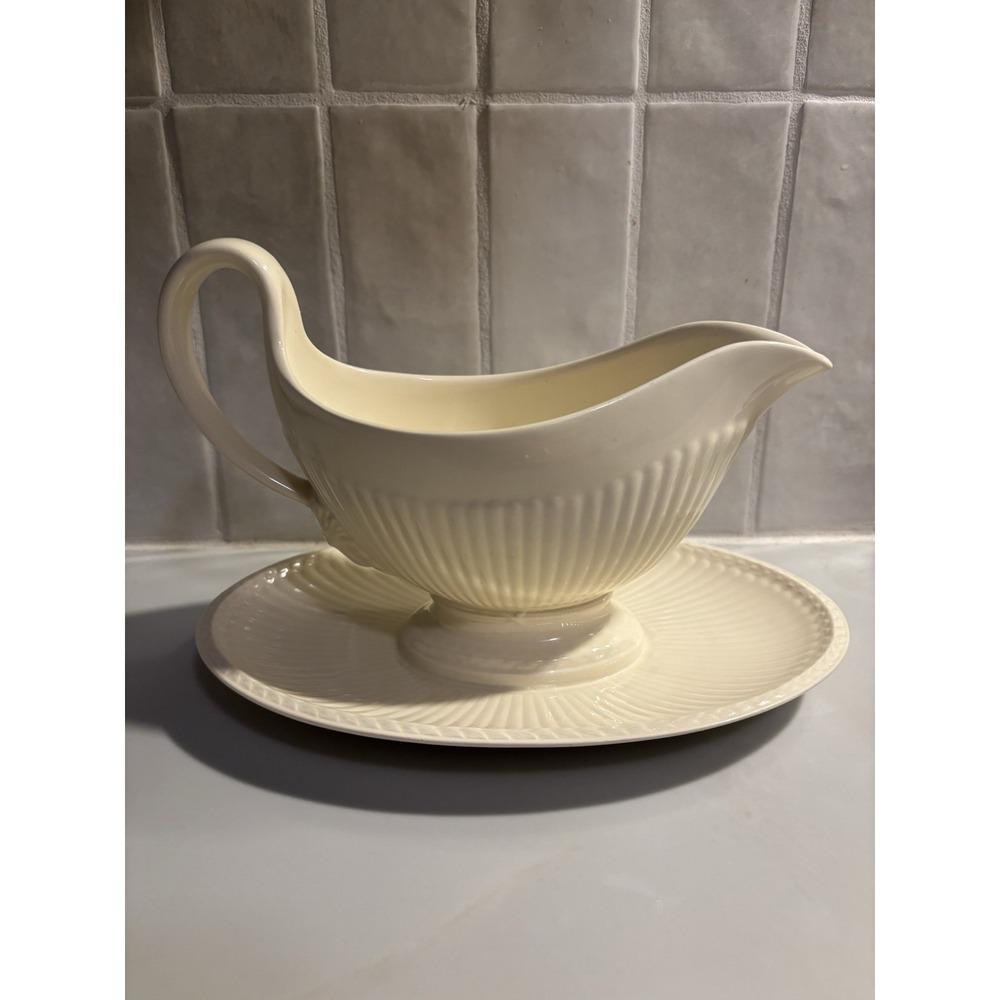 Wedgwood Edme Gravy Boat Sauce Bowl W/ Attached Underplate Etruria & Barlaston